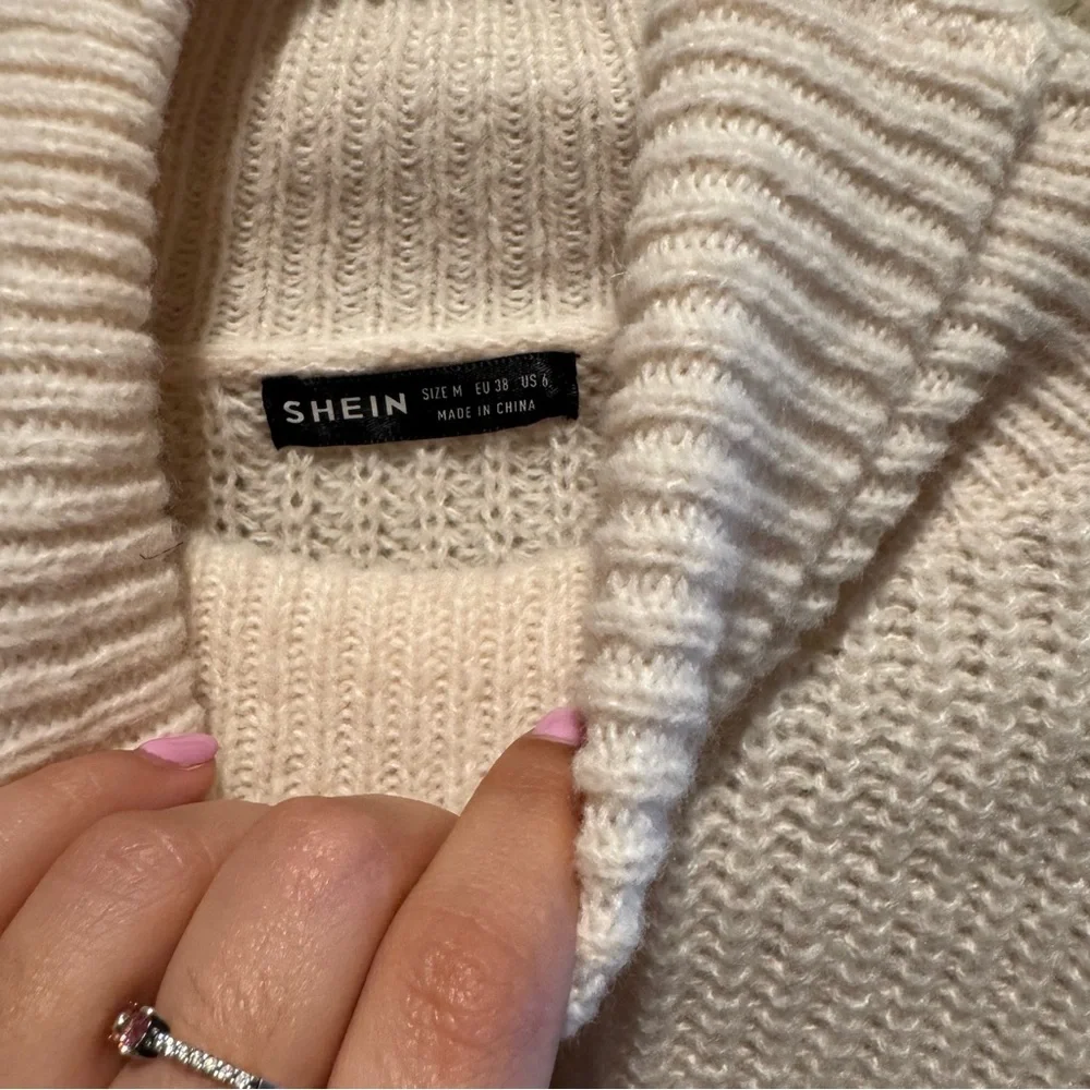 Cropped Cream Turtleneck Knit Sweater size M - Picture 2 of 5